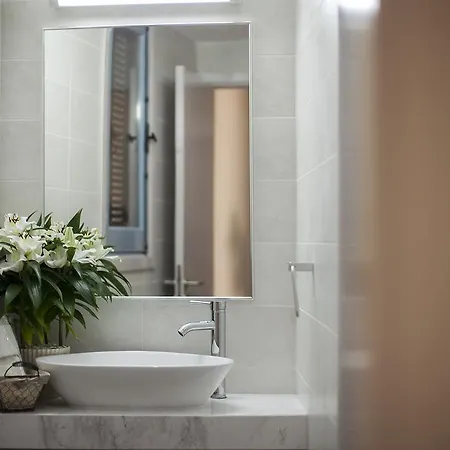 Operetta House Apartament *