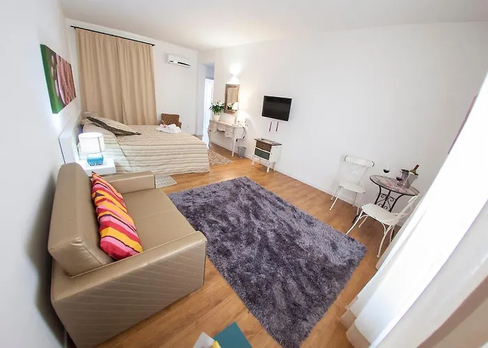 Operetta House Апартаменти *