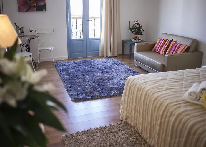 Operetta House Apartment *